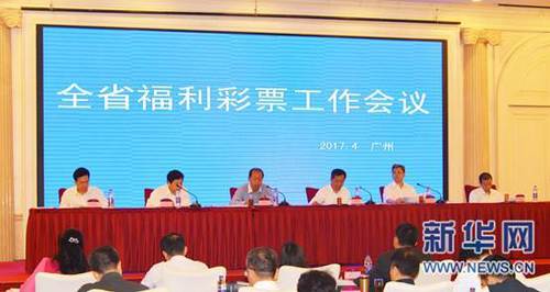 破产后被五个死对头轮换欺负